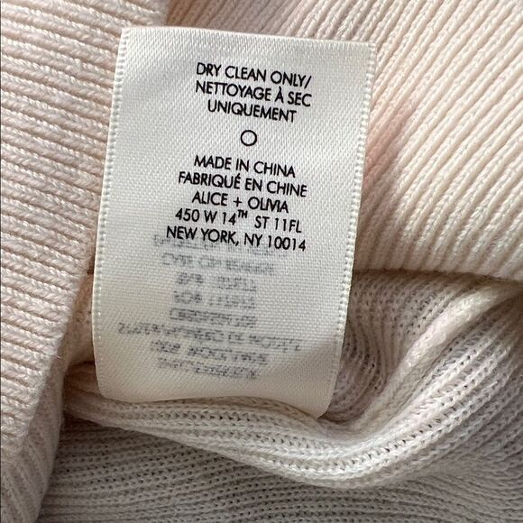 Alice + Olivia Elegant Cream Women's 100% Wool Pullover Super Soft in Size M - Picture 8 of 8